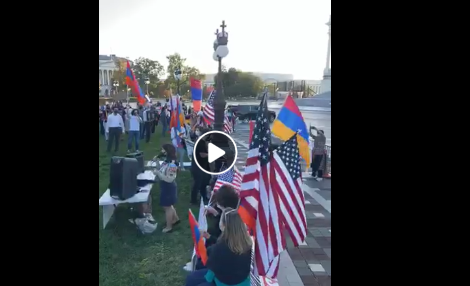 Հայերը բողոքի ցույց են անում ԱՄՆ Կոնգրեսի դիմաց