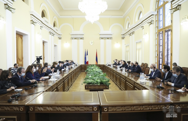 Պատրաստ ենք փոխզիջումների, եթե ընդունվի Արցախի հայության ինքնորոշման իրավունքը Արցախի Հանրապետության ճանաչման միջոցով. Լենա Նազարյան