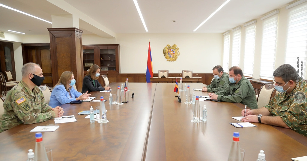 Դավիթ Տոնոյանն ընդունել է ՀՀ-ում ԱՄՆ արտակարգ և լիազոր դեսպան Լին Թրեյսիին
