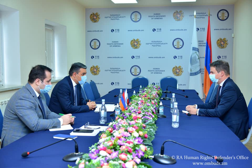 Այսօր պաշտոնապես կարգելվի թուրքական ազգայնական «Գորշ գայլեր»-ի գործունեությունը Ֆրանսիայում