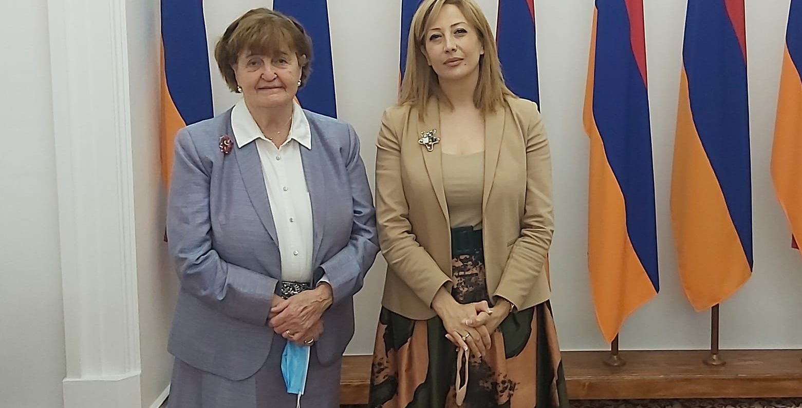 Աշխարհը երախտագիտության մեծ պարտք ունի Հայաստանի, Արցախի ժողովրդին. Քերոլայն Քոքս