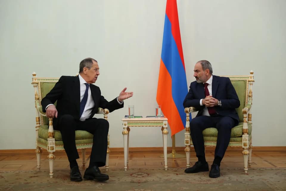 «Դրամատուրգիա»․ Զախարովան այսպես է վերնագրել Փաշինյան-Լավրով հանդիպման լուսանկարը
