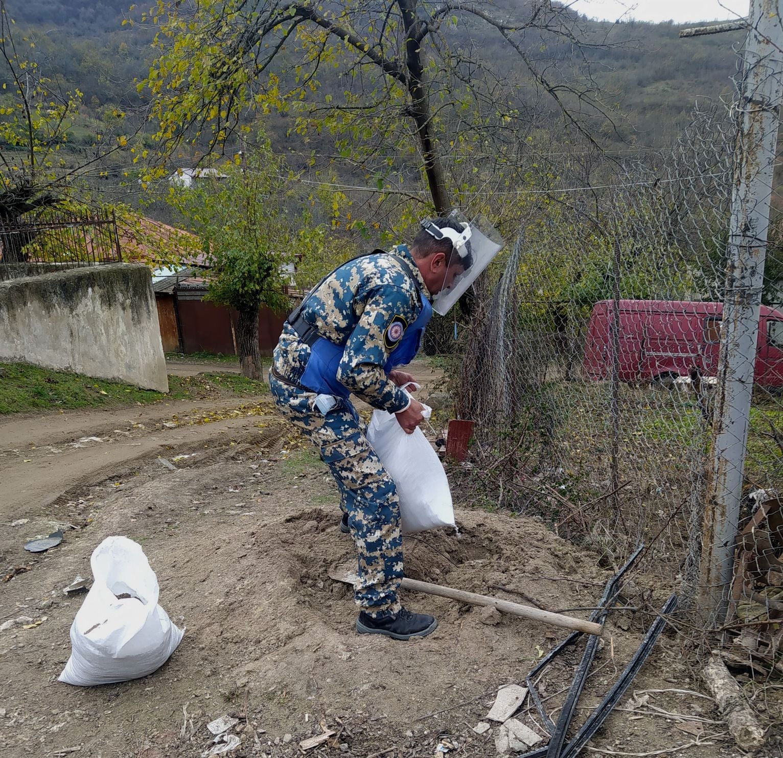 Ցանկացած պայթուցիկ նյութ նկատելու դեպքում, խնդրում ենք, ձեռք չտալ․ ԱՀ ԱԻՊԾ