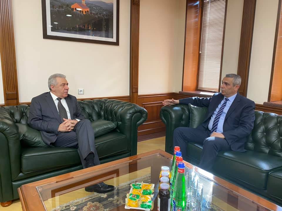 ԱՀ ԱԳ նախարար Մասիս Մայիլյանը հանդիպել է ՀՀ պաշտպանության նախարար Վաղարշակ Հարությունյանի հետ