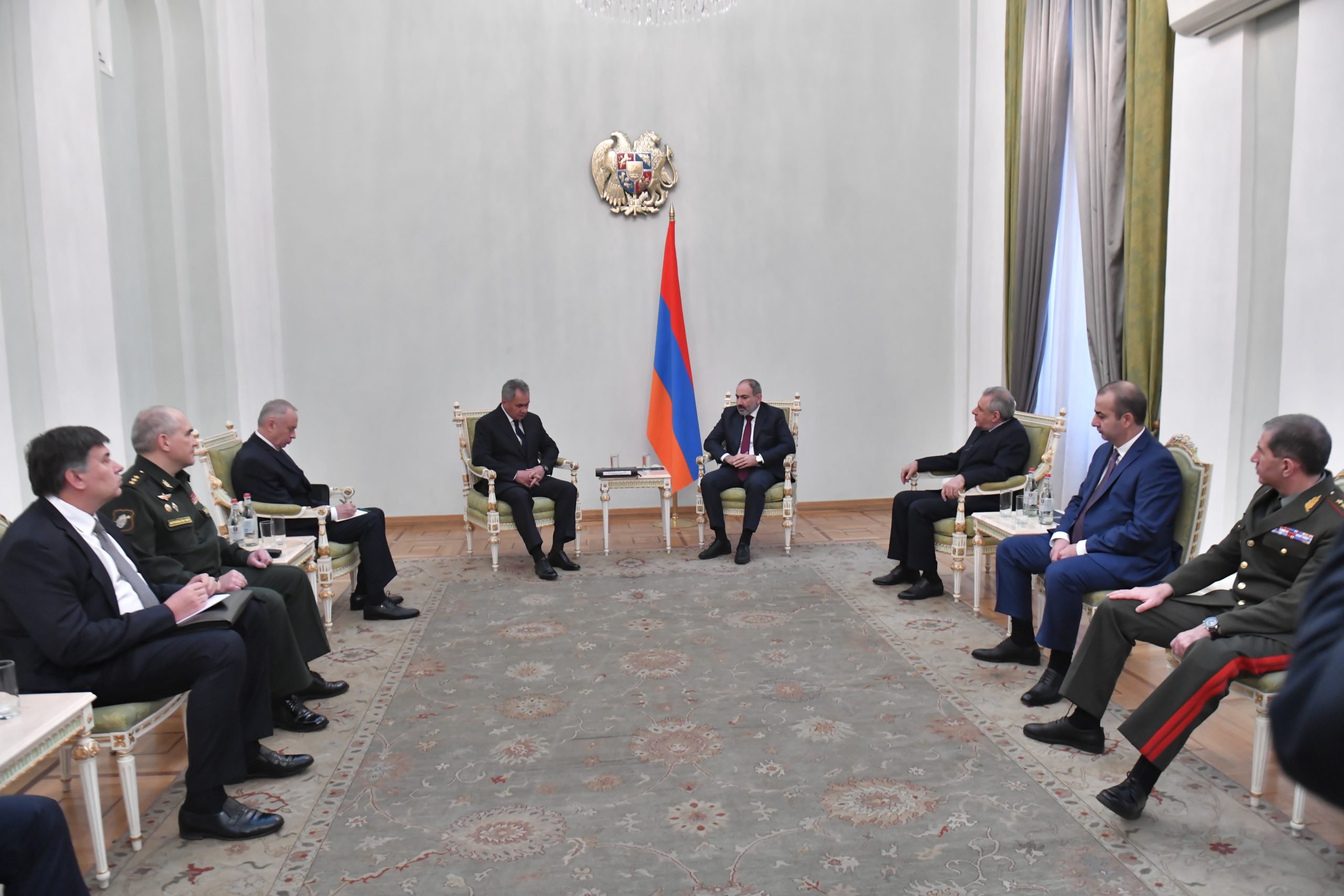 Վարչապետ Փաշինյանը հանդիպում է ունեցել ՌԴ պաշտպանության նախարար Սերգեյ Շոյգուի հետ