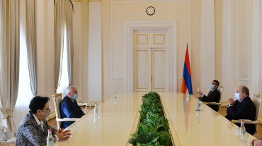 Արմեն Սարգսյանը շարունակում է խորհրդակցությունները