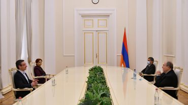 Արմեն Սարգսյանը հանդիպել է ԱԺ «Լուսավոր Հայաստան» խմբակցության քարտուղար Գևորգ Գորգիսյանի և խմբակցության անդամ Անի Սամսոնյանի հետ