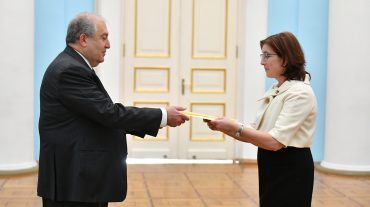 Արմեն Սարգսյանին հավատարմագրերն է հանձնել Հայաստանում Կանադայի նորանշանակ դեսպանը