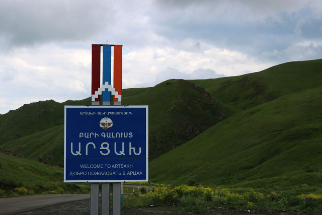 ԶԼՄ ներկայացուցիչները ռազմական գործողությունների վայրեր և Արցախ կարող են մեկնել միայն հատուկ անցաթղթի առկայության դեպքում. ՀՀ ոստիկանություն