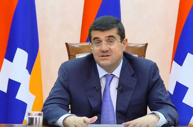 Արայիկ Հարությունյանը հանդիպել է կամավորական ջոկատների տղաների հետ