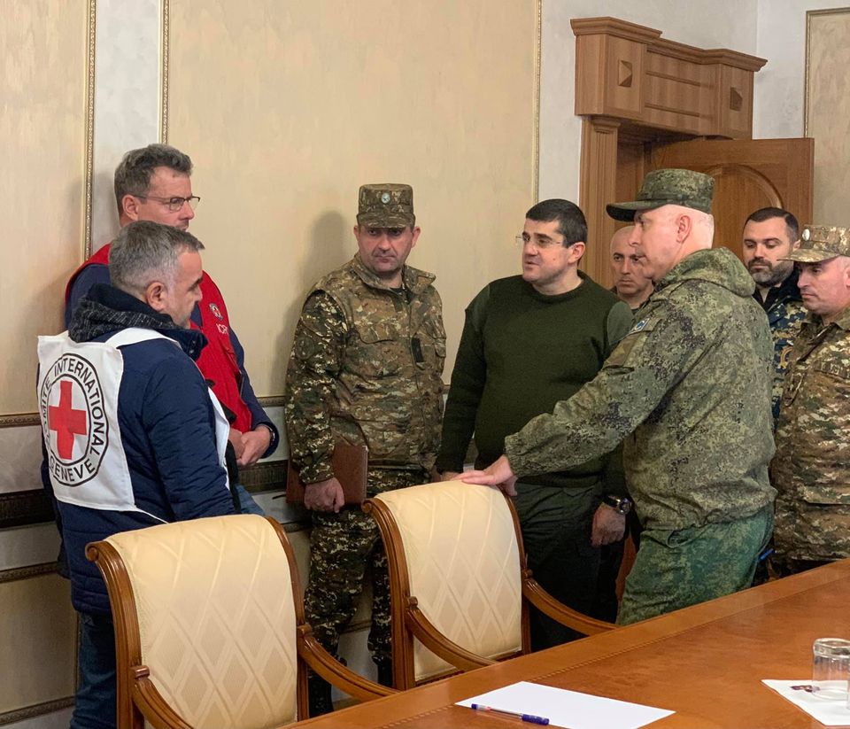 Արցախի նախագահը հանդիպել է ՌԴ խաղաղապահ զորակազմի հրամանատարի և Կարմիր խաչի ներկայացուցչի հետ
