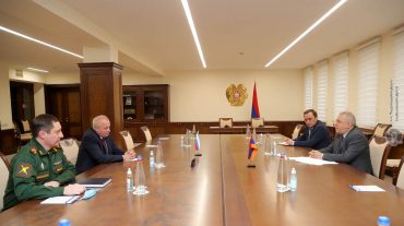 ՀՀ պաշտպանության նախարարը ընդունել է ՀՀ-ում ՌԴ արտակարգ և լիազոր դեսպան Սերգեյ Կոպիրկինին