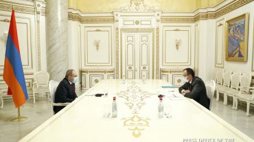 Արսեն Թորոսյանը վարչապետին զեկուցել է կորոնավիրուսի հետ կապված վիճակի և վիրավոր զինծառայողների բուժօգնության կազմակերպման մասին