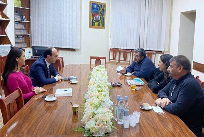 ՀՀ ՔԿ-ում հանդիպումներ են տեղի ունեցել պատերազմական հանցագործությունների, արգելված զենքի միջազգային փորձագետների հետ
