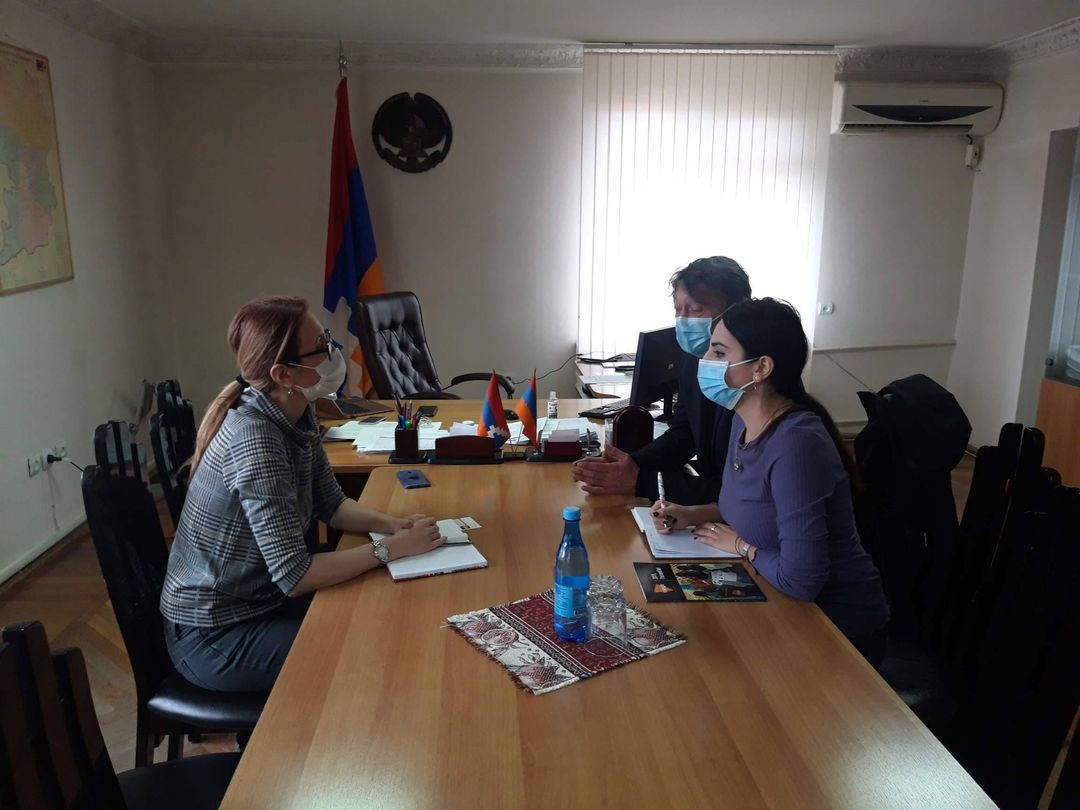 Մանե Թանդիլյանը հանդիպում է ունեցել «Եռանկյուն մարդասիրական սերունդ» ՀԿ տնօրենի հետ