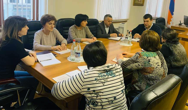 ԱՀ առողջապահության նախարարն աշխատանքային խորհրդակցություն է անցկացրել