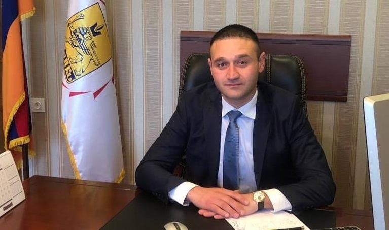 Աջափնյակ վարչական շրջանի ղեկավարն աշխատանքից ազատման դիմում է ներկայացրել