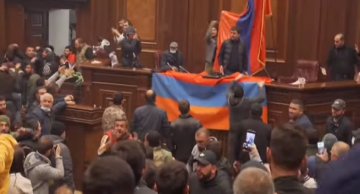 Քրեական հետապնդում է հարուցվել զանգվածային անկարգության շուրջ 50 մասնակցի նկատմամբ, 18-ի դեմ խափանման միջոց է ընտրվել կալանավորումը. ԱԱԾ