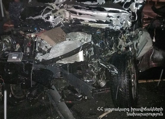 Երևան-Իջևան ավտոճանապարհին բախվել են «Range Rover»-ն ու «ԶԻԼ»-ը․ կան զոհեր և տուժածներ