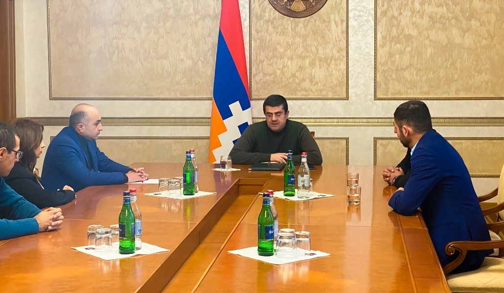 Արայիկ Հարությունյանն ընդունել է «Ազգային վերածնունդ» կուսակցության գործադիր մարմնի անդամներին
