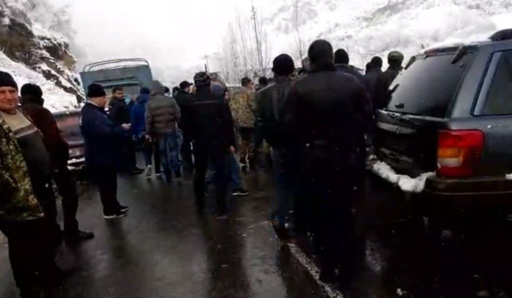 Սյունեցիները բացել են Կապան-Գորիս ավտոճանապարհը