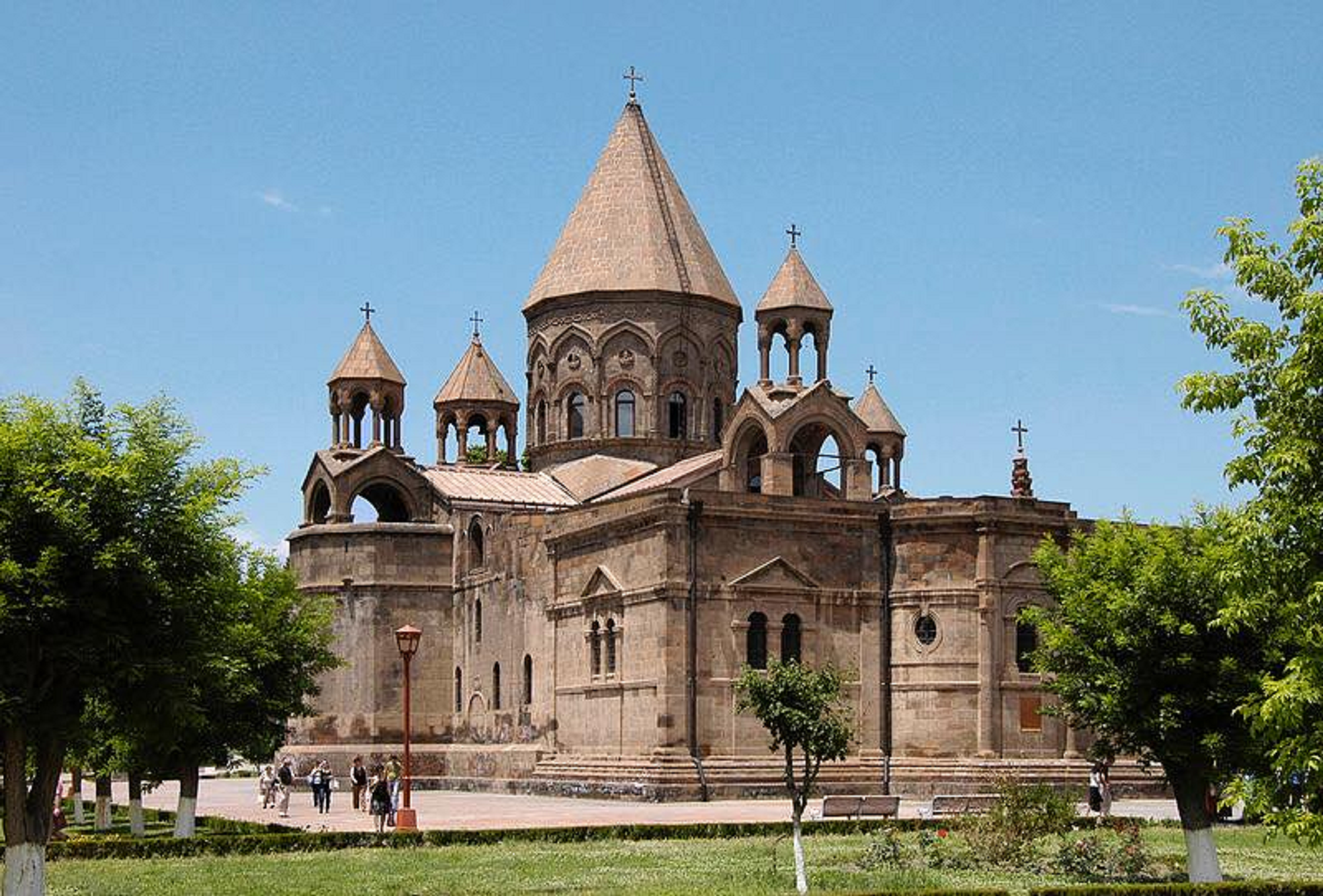 Վիրավորանքը, ատելության խոսքը կամ բռնության կոչերը չեն պաշտպանվում որևէ իրավունքով. ՄԻՊ-ը՝ Մայր Աթոռի տարածքում բողոքի ակցիաներ կազմակերպելու մասին