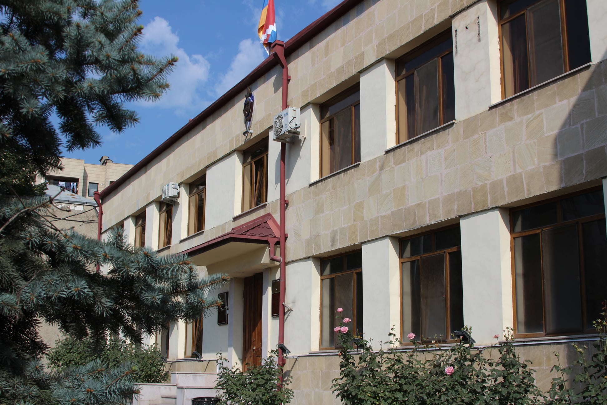Քաղաքացին քիմիական համապատասխան միջոցներով նախապես մշակված կաշառք-գումարը անձնագրայինի վարչական շենքում տվել է աշխատակցին. ԱԱԾ