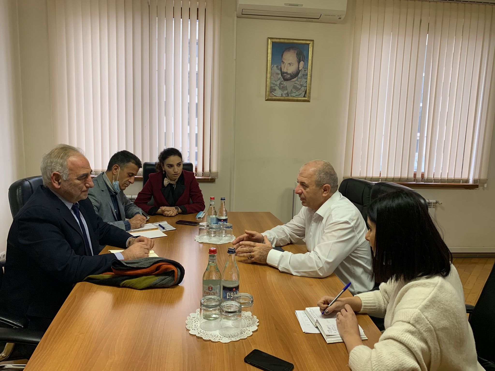 Արցախի առողջապահության նախարարը ընդունել է բժիշկ Գևորգ Կեպենեկյանին և «Merieux» հիմնադրամի «Մայր-երեխա» ծրագրի ղեկավար, բժիշկ Խելիլ Էտուին