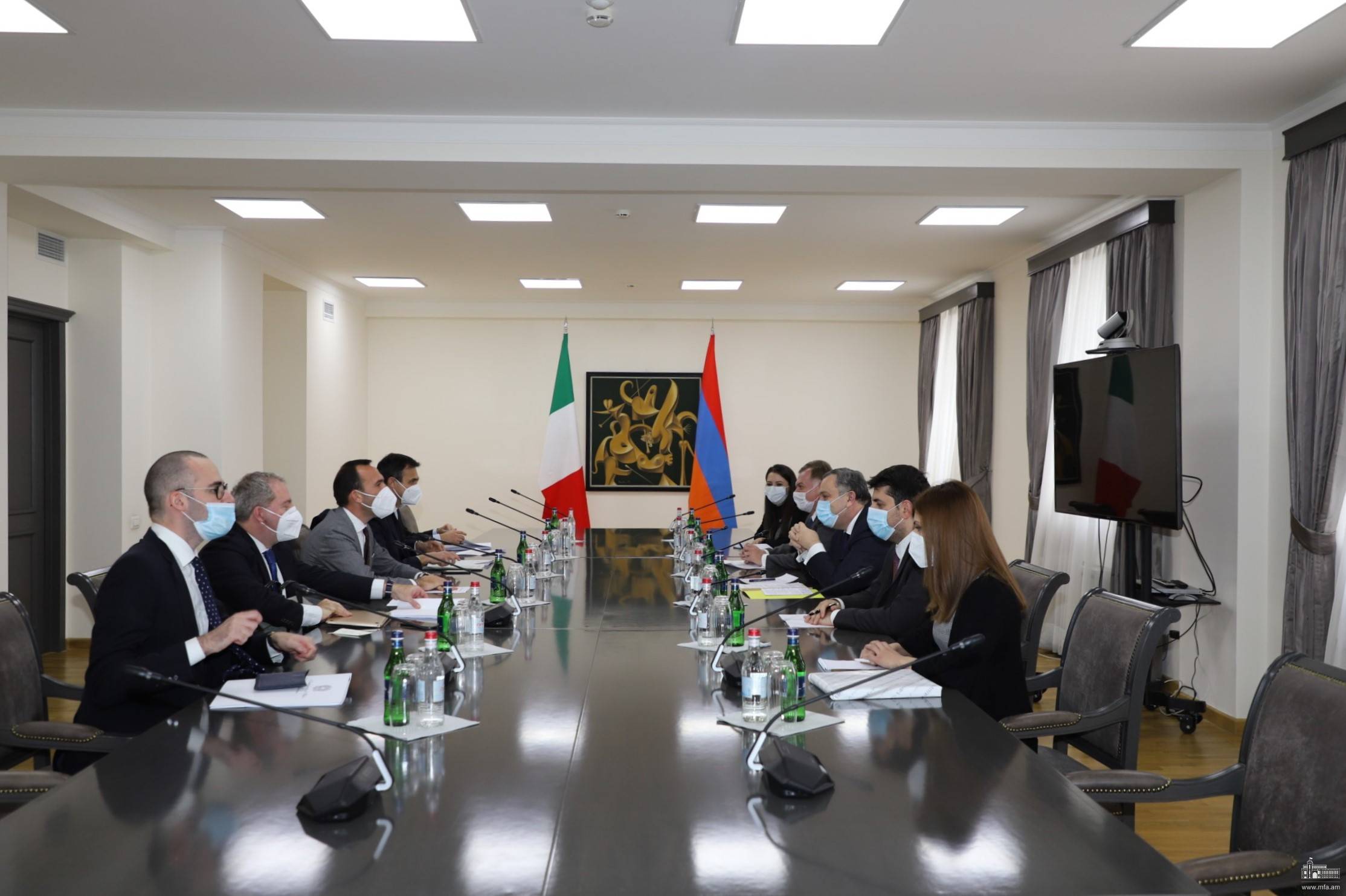 ՀՀ ԱԳ նախարարի տեղակալն իր իտալացի պաշտոնակցին ներկայացրել է Արցախում իրավիճակի հաղթահարման ընթացքը