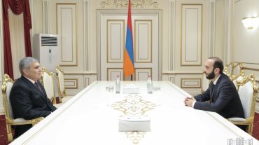 Արարատ Միրզոյանը հանդիպել է «Հանրապետություն» կուսակցության ղեկավար Արամ Սարգսյանի հետ