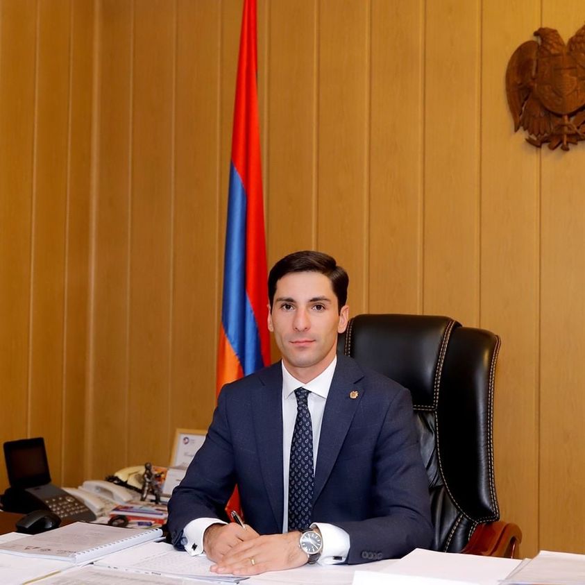 Արարատի մարզպետը հրաժարականի դիմում է ներկայացրել