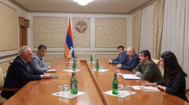 Արայիկ Հարությունյանն ընդունել է ֆրանսիացի բժիշկներ Գևորգ Կեպենեկյանին և Խելիլ Էտուին