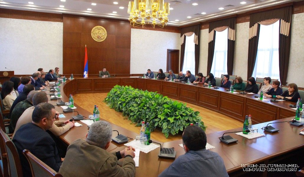 Արայիկ Հարությունյանը հանդիպել է Մանե Թանդիլյանի և նրա տեղակալների հետ