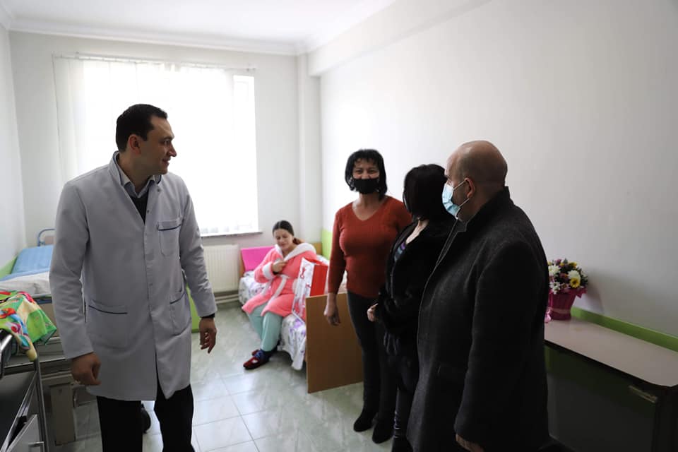 Ֆրանսիացի բժիշկների խումբը խորհրդատվություն է անցկացրել Գյումրու ԲԿ-ում և Գյումրու ծննդատանը