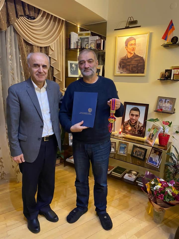 Իրանցի մարզիկի ոսկե մեդալը հանձնվել է պատերազմում նահատակված Արթուր Սուքիասյանի ընտանիքին
