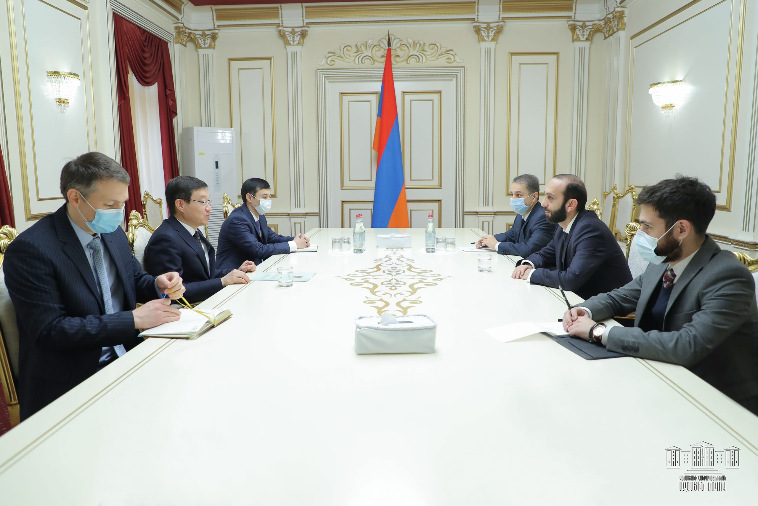 Արարատ Միրզոյանը հրաժեշտի հանդիպում է ունեցել մեր երկրում Ղազախստանի դեսպանի հետ