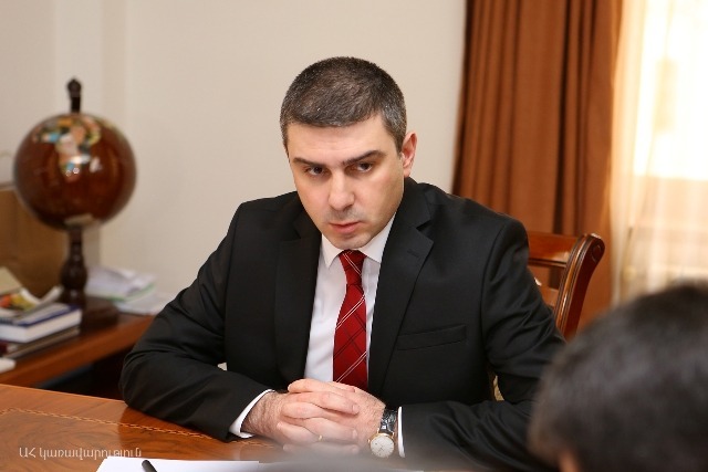 ԱՀ պետնախարարը դրամական աջակցության տրամադրման գործընթացում առկա խնդիրներին նվիրված խորհրդակցություն է հրավիրել