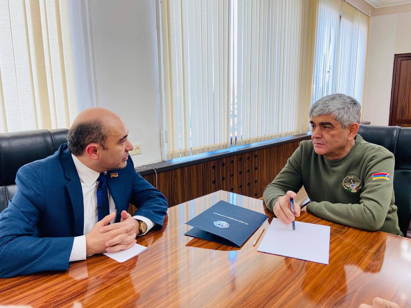 «Լուսավոր Հայաստան» խմբակցության պատվիրակությունն Արցախում հանդիպել է Վիտալի Բալասանյանին