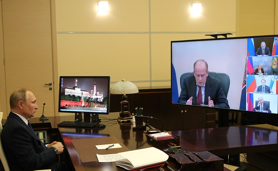Պուտինն անցկացրել է խորհրդաժողով՝ քննարկելու ԼՂ-ի կարգավորման խնդիրները