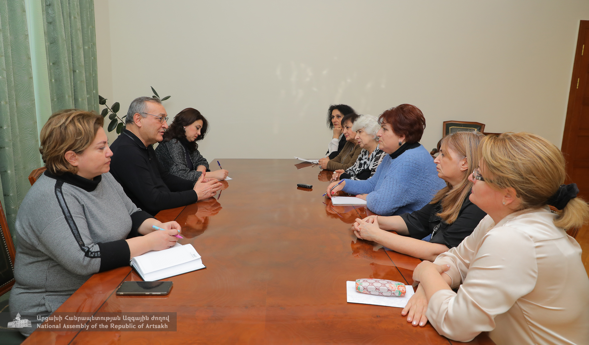 ԱՀ ԱԺ նախագահը «Մայրություն» ՀԿ-ի մի խումբ ակտիվիստների հետ հանդիպմանն անդրադարձել է ռազմագերիների և անհետ կորածների ճակատագրերին