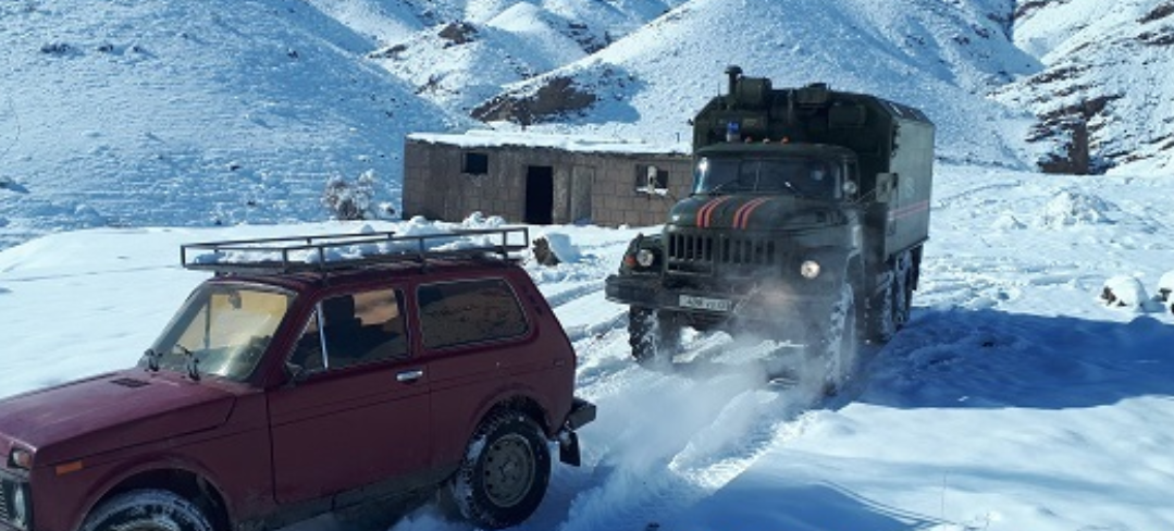 Փրկարարներն արգելափակումից դուրս են բերել 13 ավտոմեքենա