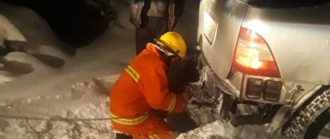 Փրկարարներն արգելափակումից դուրս են բերել 10 ավտոմեքենա
