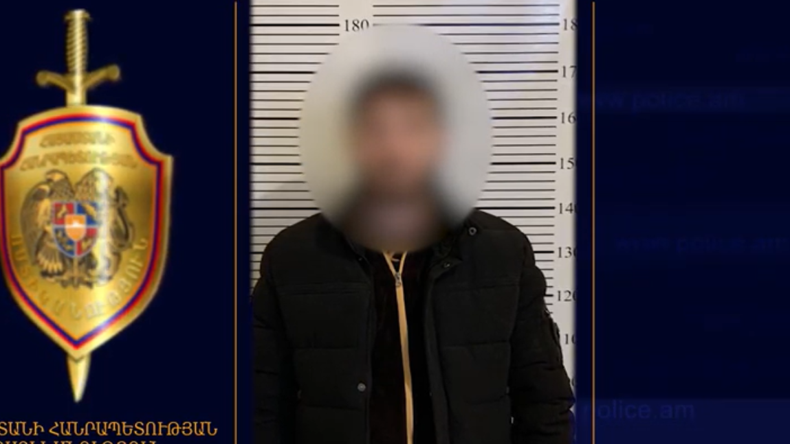 Հյուր եկած կինը գնալիս տան դուռը բաց էր թողել, բնակարան մտած տղամարդն էլ ոսկե զարդեր էր գողացել