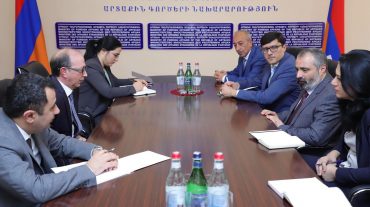 Տեղի է ունենում ՀՀ ԱԳ նախարար Արա Այվազյանի հանդիպումն Արցախի ԱԳՆ ղեկավար կազմի հետ