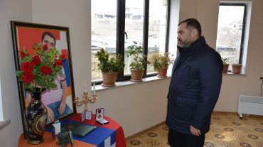 ԱՀ ներքին գործերի նախարար Կարեն Սարգսյանն այցելել է զոհված փրկարարների ընտանիքներին