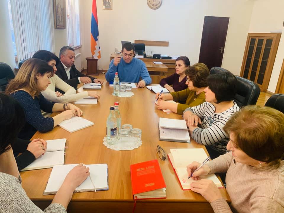 ԱՀ առողջապահության նախարարը աշխատանքային խորհրդակցություն է անցկացրել