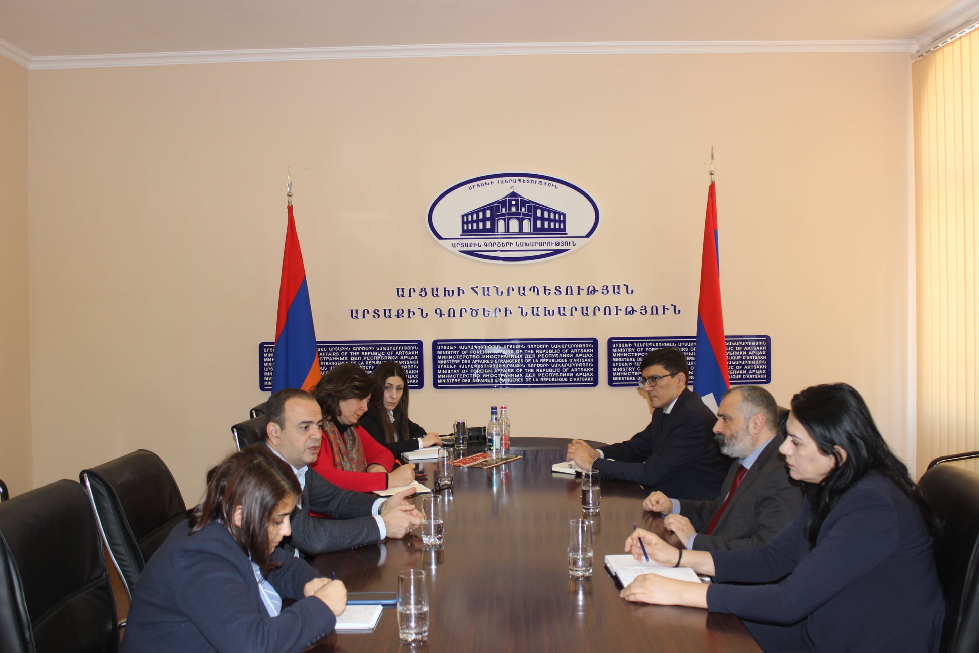 Արցախի ԱԳՆ ղեկավարը հանդիպում է ունեցել ՀՀ Սփյուռքի գործերի գլխավոր հանձնակատարի հետ