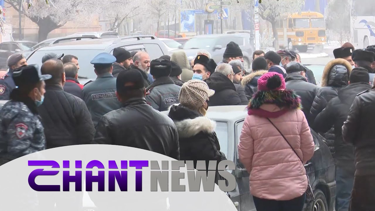 Վստահ ենք՝ մեր տղերքը ողջ են. անհետ կորած զինծառայողների ծնողներն ու հարազատները Կառավարության դիմաց են