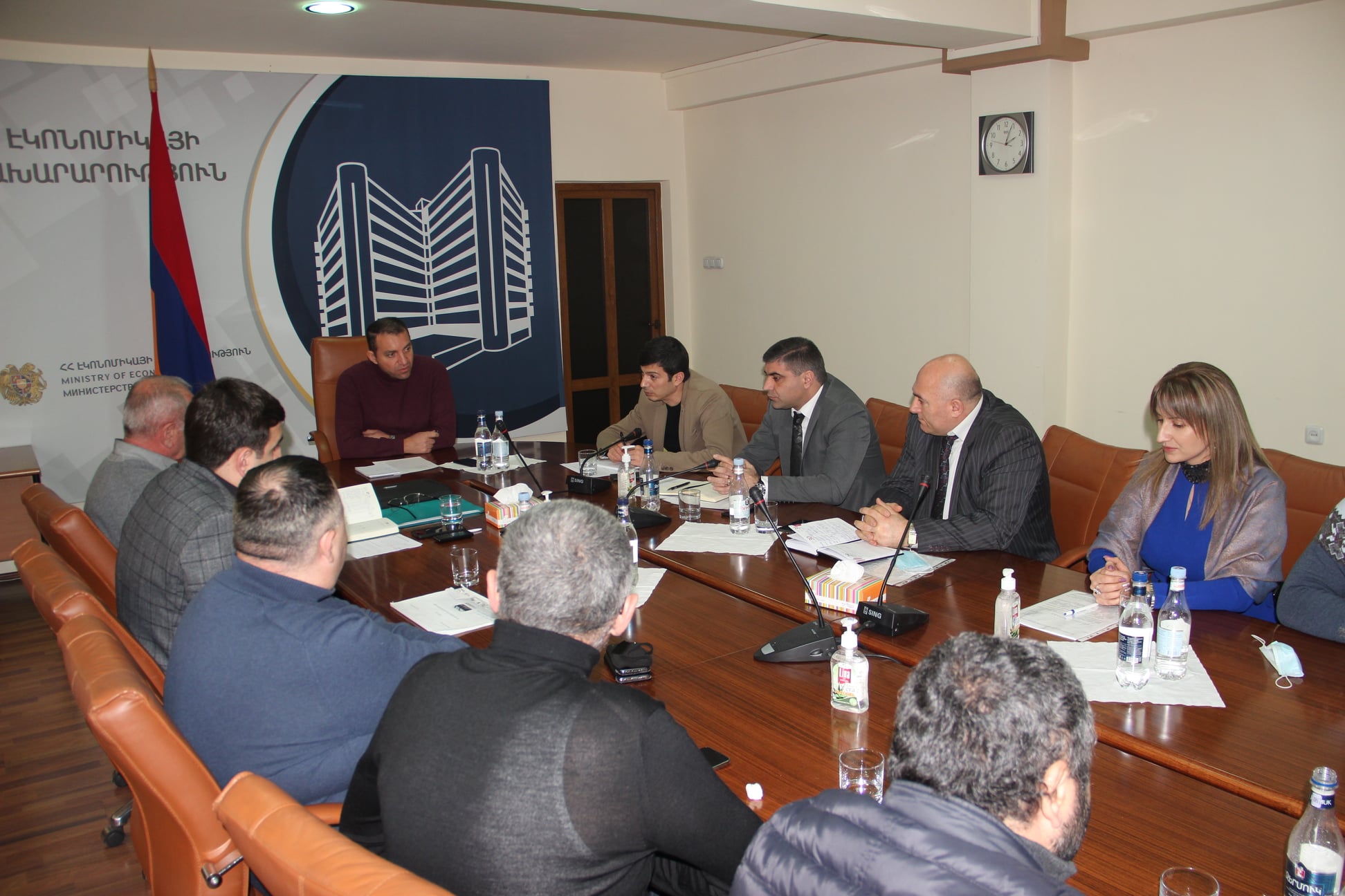 Էկոնոմիկայի նախարարը հանդիպում է ունեցել  թռչնաբուծական ընկերությունների ներկայացուցիչների հետ
