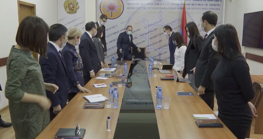 Վարչապետը խորհրդակցություն է անցկացրել Աշխատանքի և սոցիալական հարցերի նախարարությունում